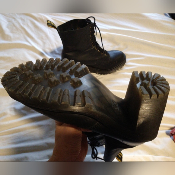 Dr. MARTENS KENDRA WOMEN'S LEATHER HEELED BOOTS - Picture 6 of 8